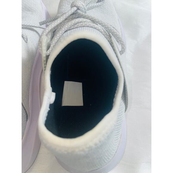 Vessi Everyday Move Waterproof Sneakers - Woman's Size 8 - Worn Once - Picture 10 of 11